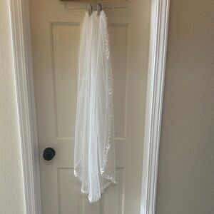 Elegant White Bridal Veil